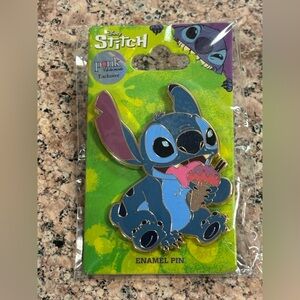 Disney PALM - Stitch - Eating Ice Cream - Lilo and Stitch pin